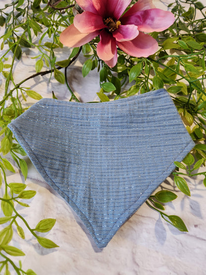 Babyhalstuch  blau mit Glitzer Streifen aus Musselin