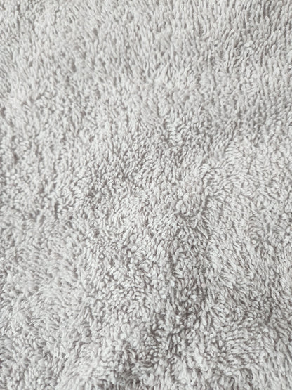 Stoffdetail Turban Handtuch in hellgrau 